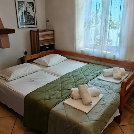 Dalis House * Astris