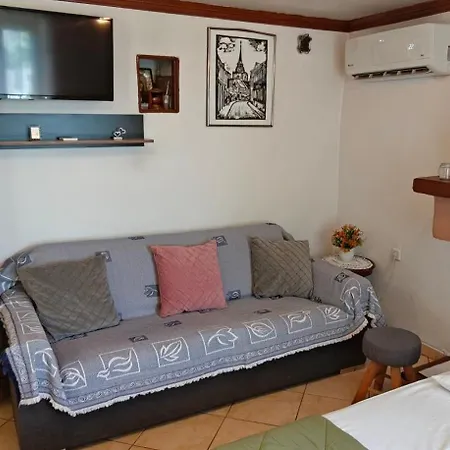 Lantställe Dalis House Astris